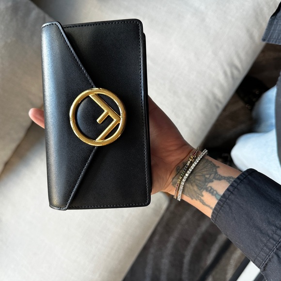 Fendi Crossbody bag - Picture 2 of 5